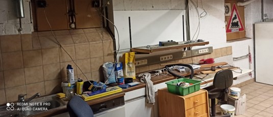 unaufgeräumte und wenig einladener alter Werkstattbereich